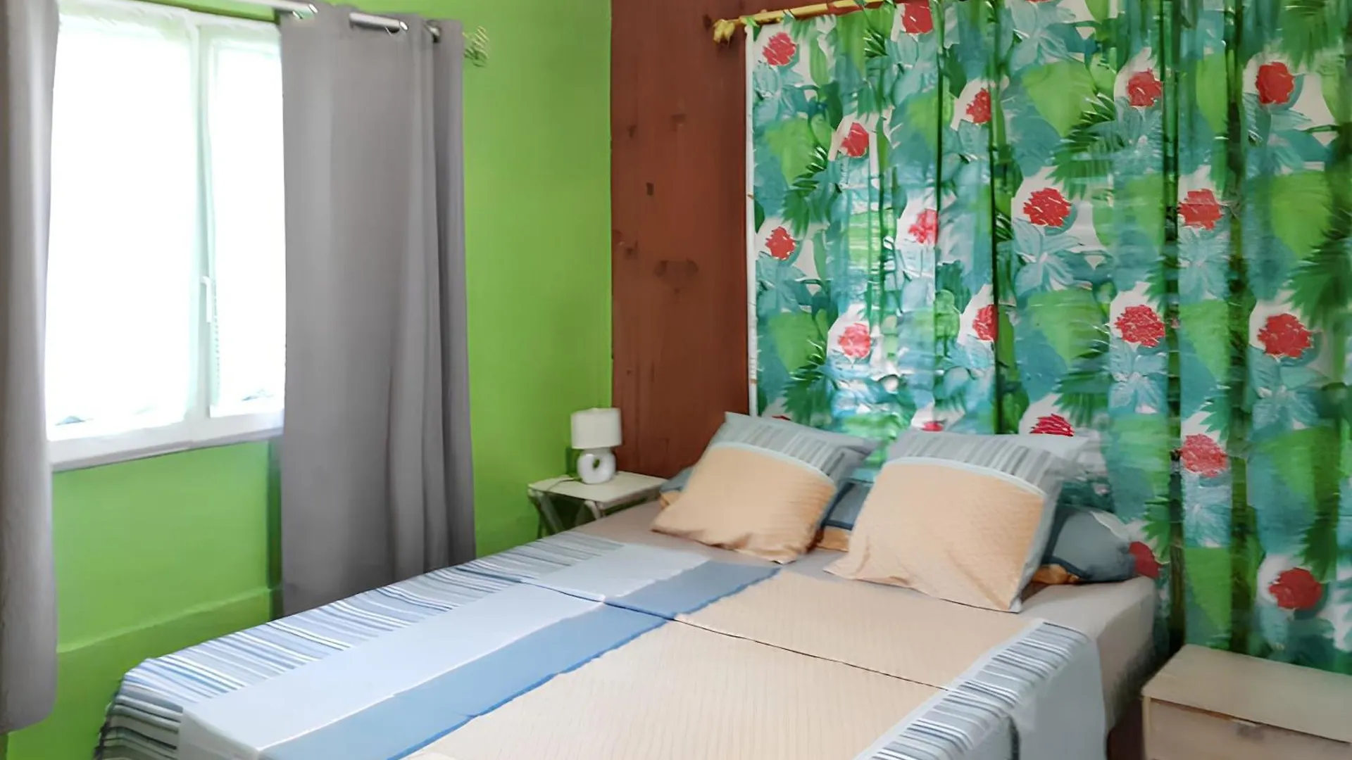 Appartement Confortable A Le Francois Avec Piscine Partagee
